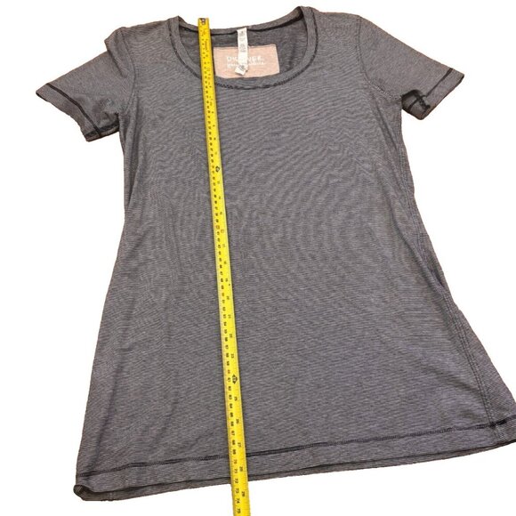 Lululemon Every Yogi Short Sleeve Tee Wee Stripe White Black Womens Sz 8 - Picture 9 of 9